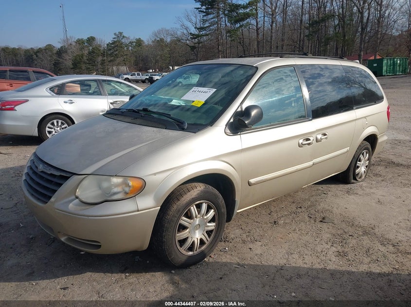 2005 Chrysler Town & Country Touring