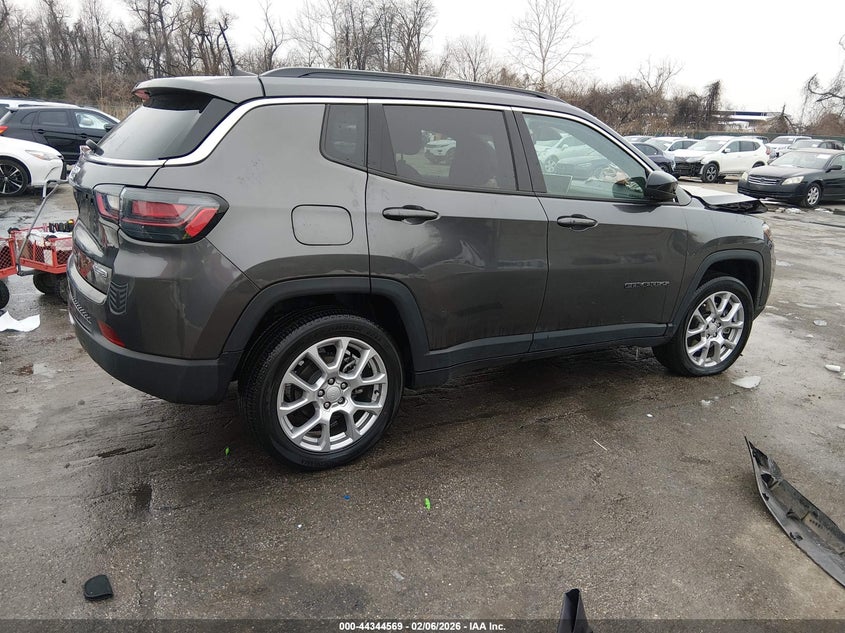 2023 Jeep Compass Latitude Lux Fwd
