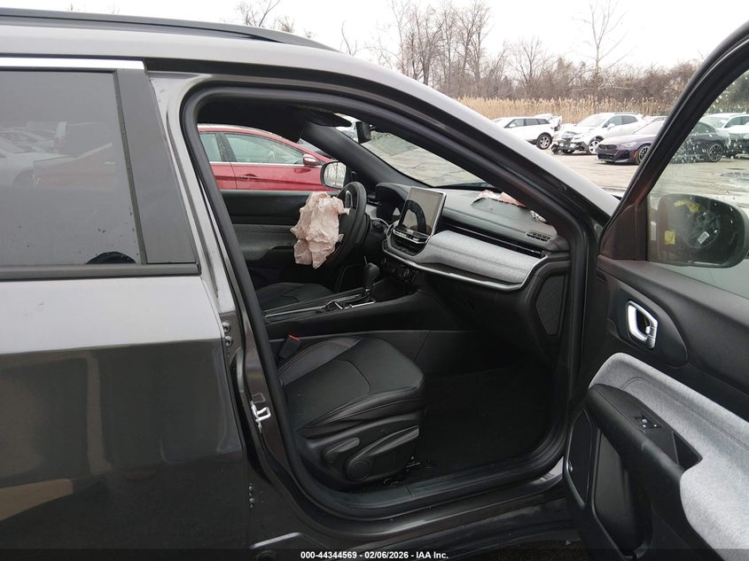 2023 Jeep Compass Latitude Lux Fwd