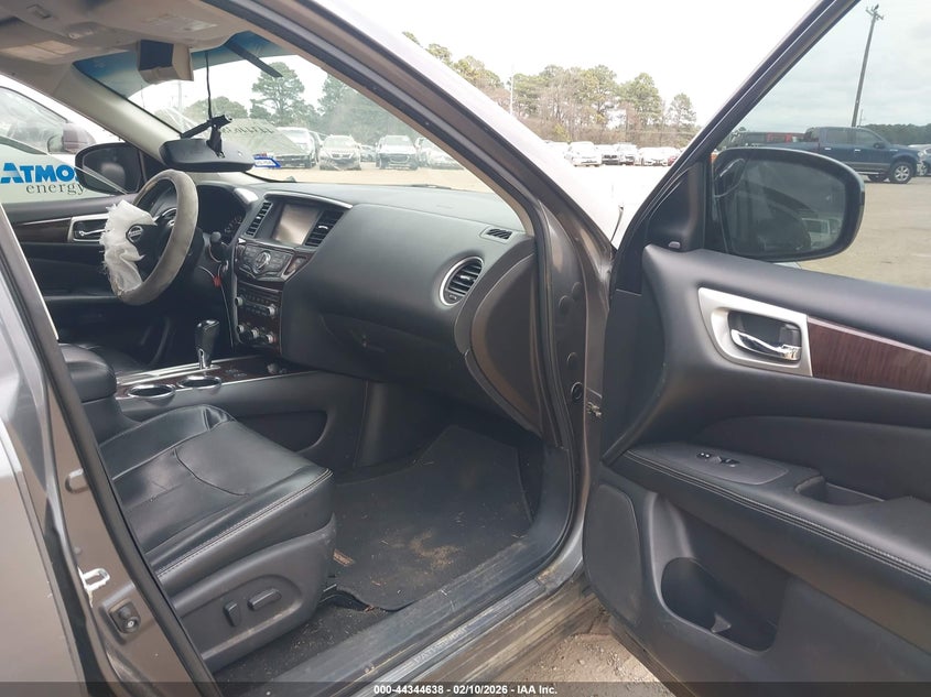 2016 Nissan Pathfinder Sl