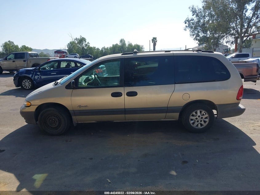 1998 Plymouth Grand Voyager Se VIN: 1P4GP44R8WB743931 Lot: 44345022