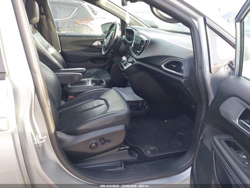 2020 Chrysler Pacifica Touring L Plus