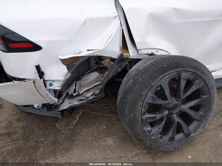 2022 Tesla Model X Dual Motor All-Wheel Drive VIN: 7SAXCAE51NF356436 Lot: 44345192