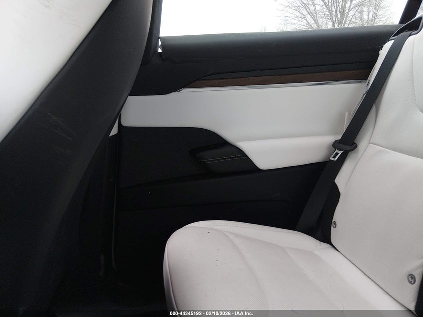 2022 Tesla Model X Dual Motor All-Wheel Drive VIN: 7SAXCAE51NF356436 Lot: 44345192