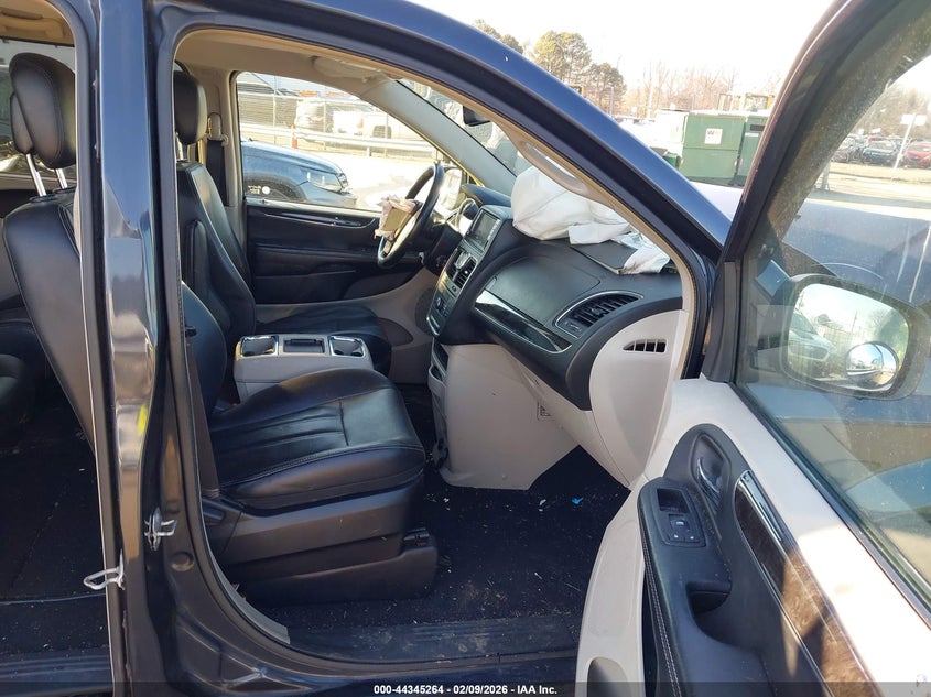 2014 Chrysler Town & Country Touring