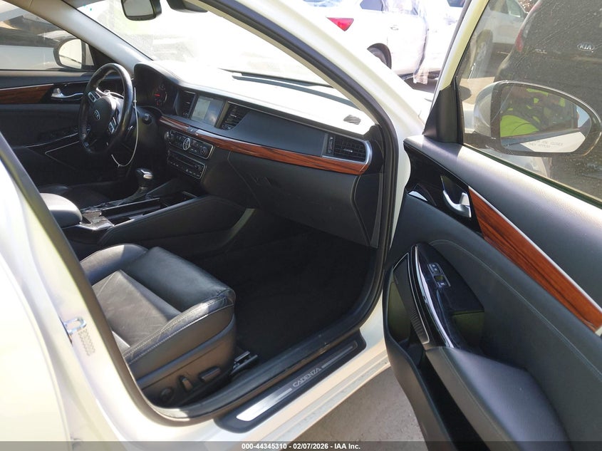 2017 Kia Cadenza Technology