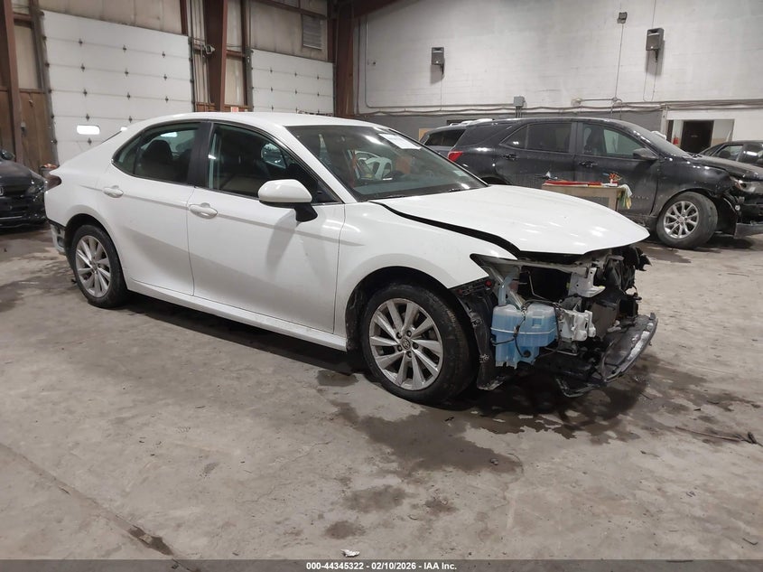 2022 Toyota Camry Le Awd