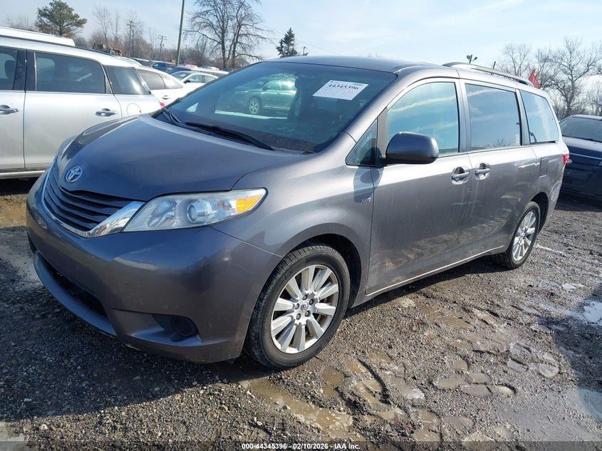 2017 Toyota Sienna Le 7 Passenger