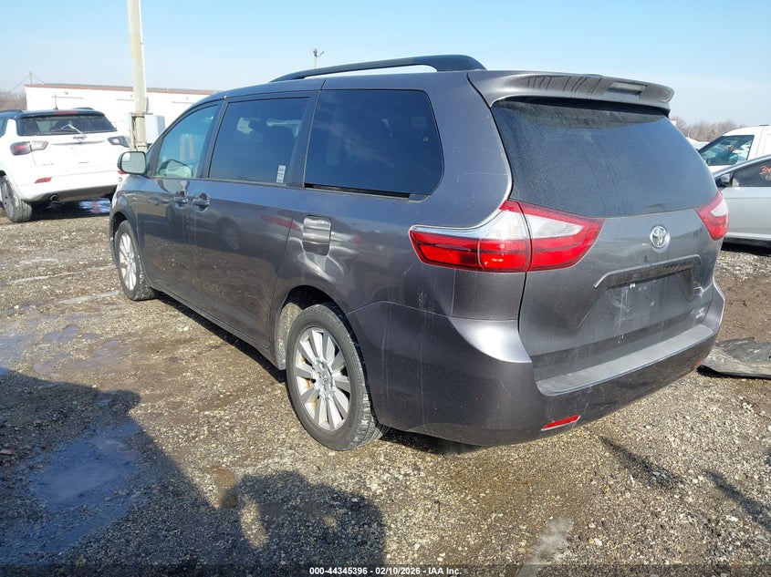 2017 Toyota Sienna Le 7 Passenger