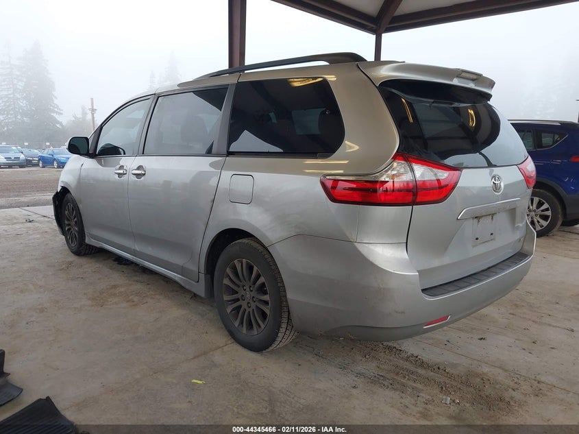 2019 Toyota Sienna Xle 8 Passenger