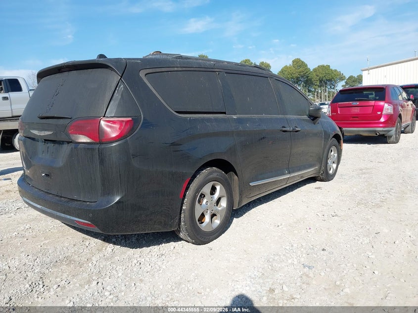 2017 Chrysler Pacifica Touring-L Plus