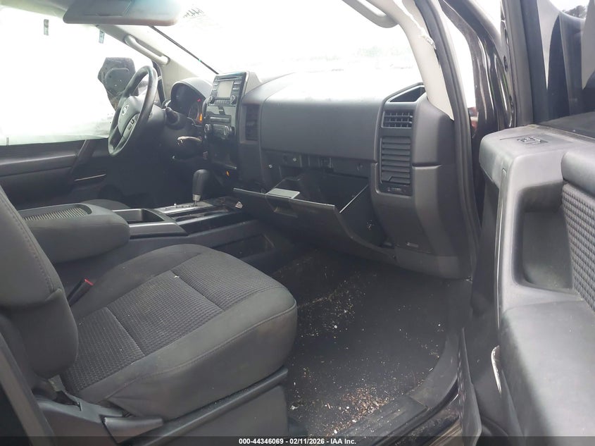 2014 Nissan Titan Sv