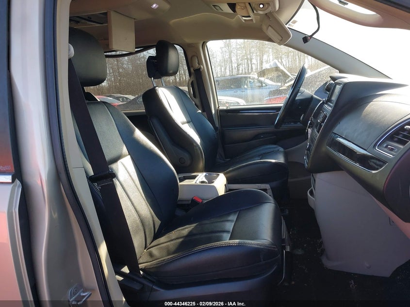 2014 Chrysler Town & Country Touring