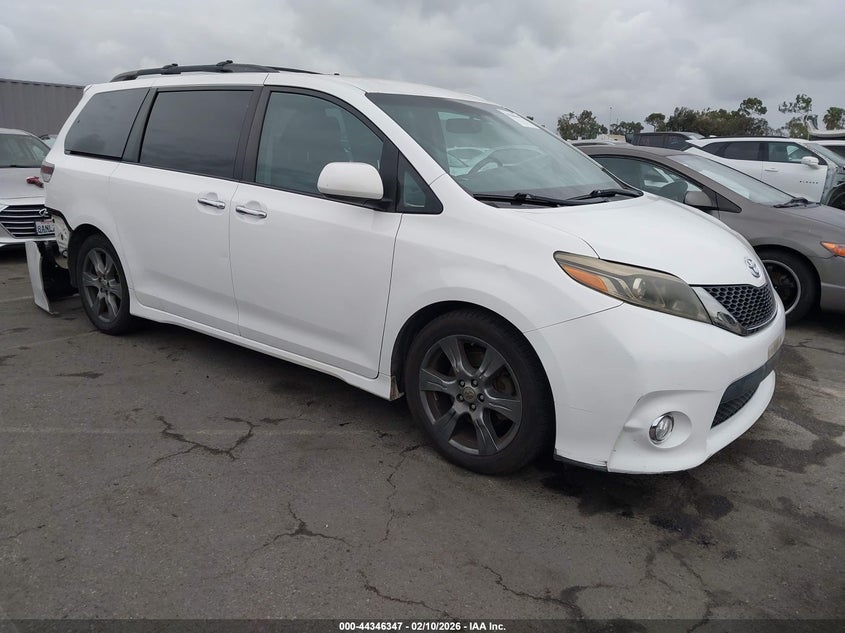 2017 Toyota Sienna Se 8 Passenger