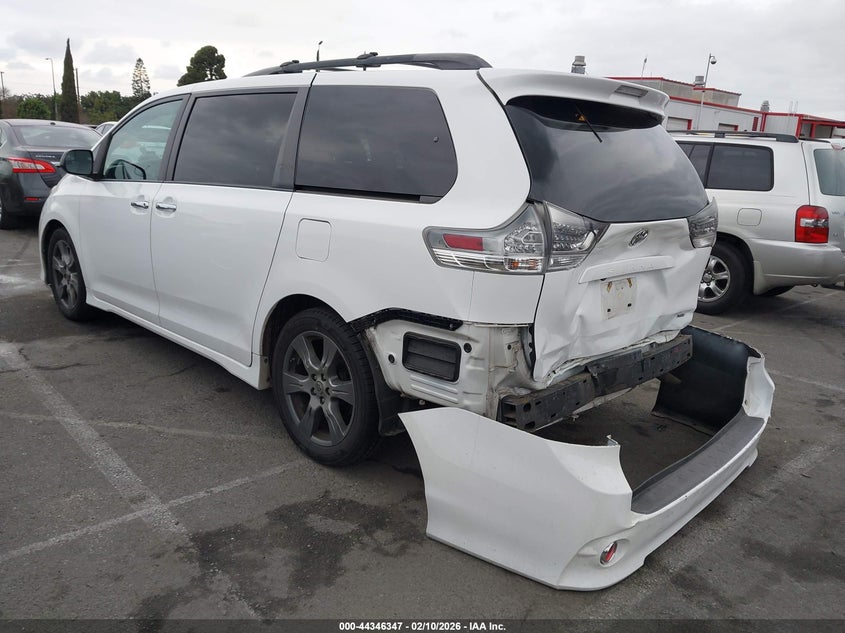 2017 Toyota Sienna Se 8 Passenger