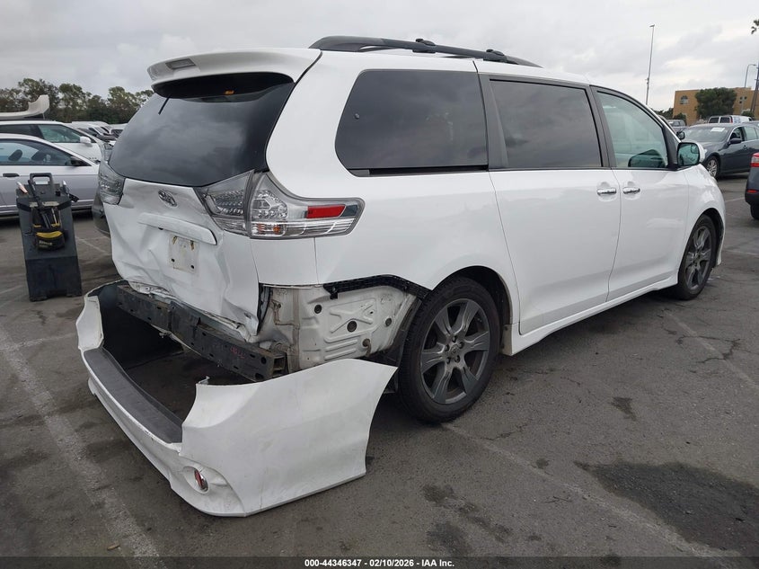 2017 Toyota Sienna Se 8 Passenger