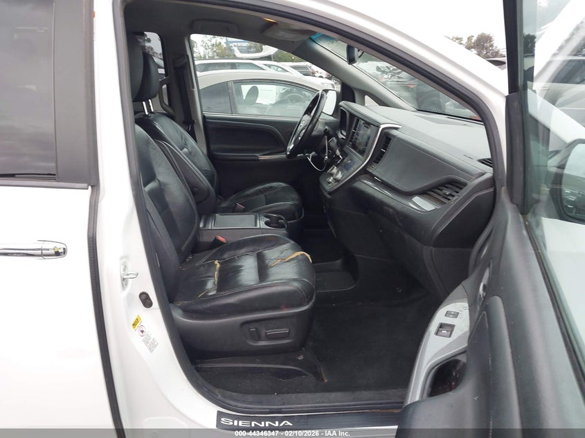 2017 Toyota Sienna Se 8 Passenger