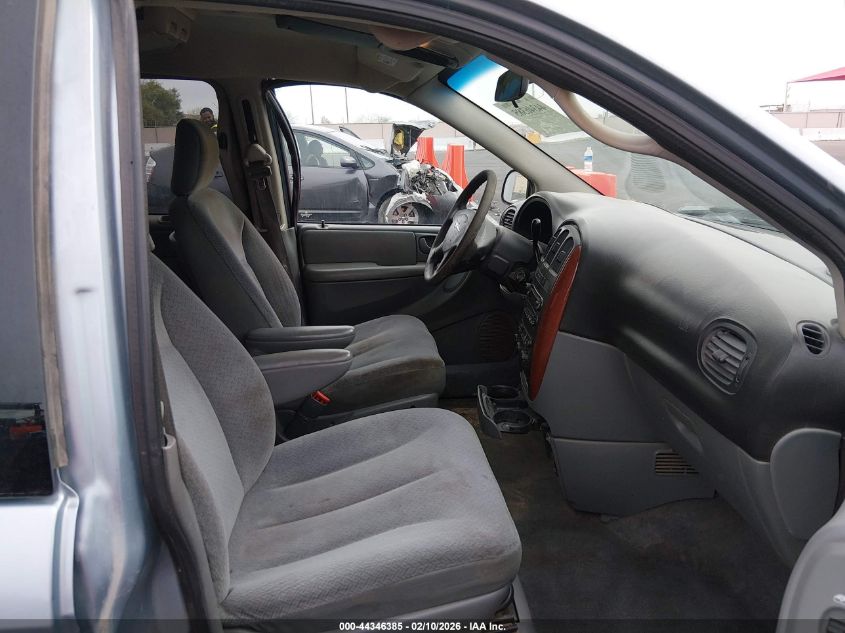 2005 Chrysler Town & Country Lx