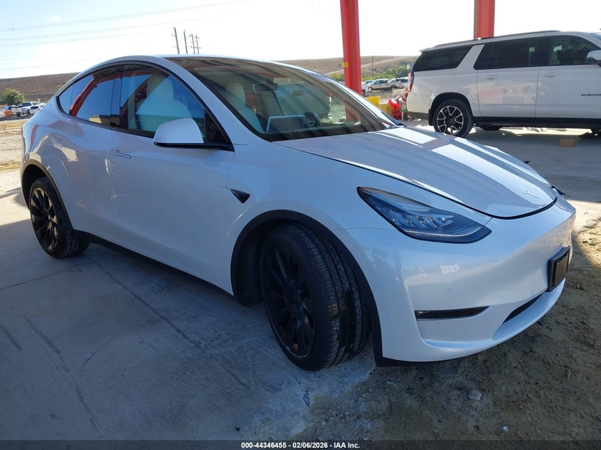 2022 Tesla Model Y Long Range Dual Motor All-Wheel Drive