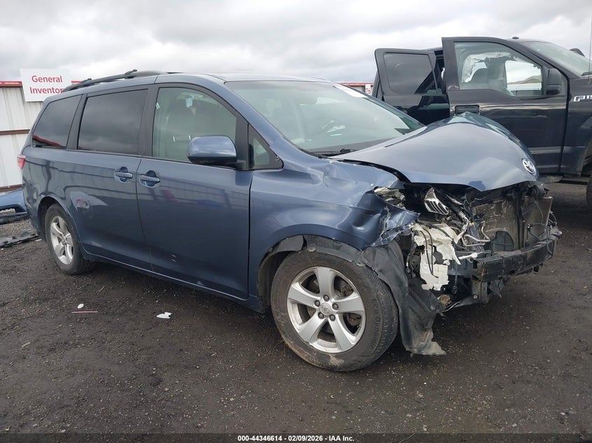 2015 Toyota Sienna Le 8 Passenger