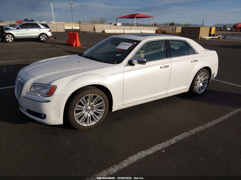 Vin: 2c3ca6ct3bh531456, lot: 44843143, chrysler 300c 20112