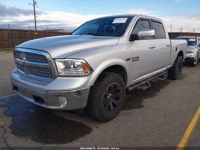 Vin: 1c6rr7vt5js109494, lot: 44843229, ram 1500 laramie  4x4 6'4 box 20182