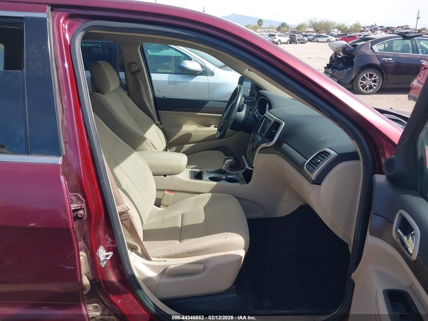 2017 Jeep Grand Cherokee Laredo 4X2