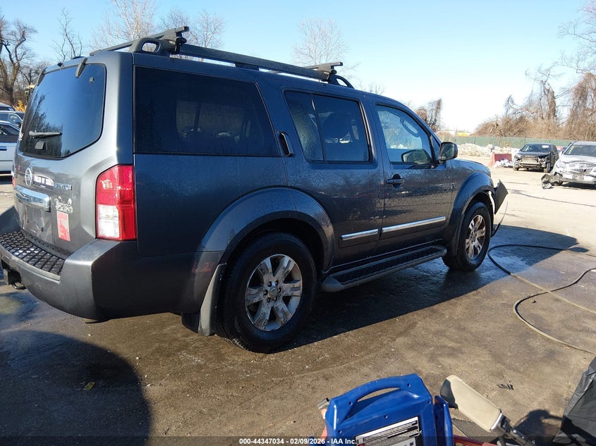 2011 Nissan Pathfinder Silver