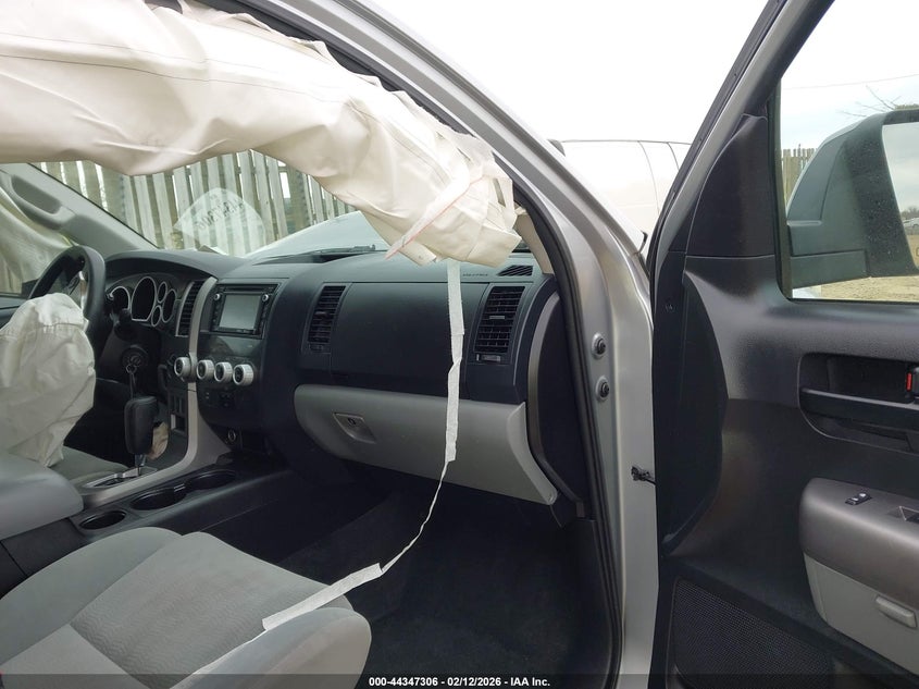 2016 Toyota Sequoia Sr5 5.7L V8