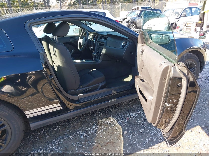 2012 Ford Mustang V6