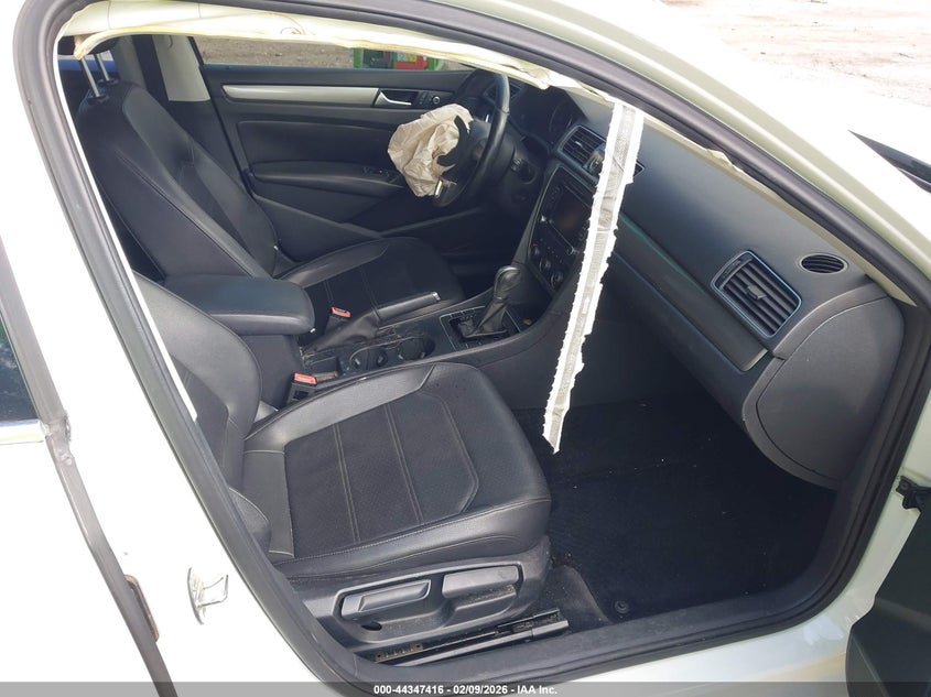 2015 Volkswagen Passat 1.8T Limited Edition