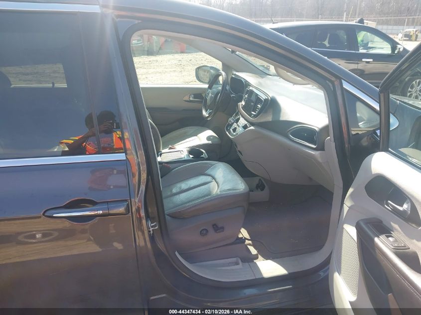 2017 Chrysler Pacifica Touring-L Plus