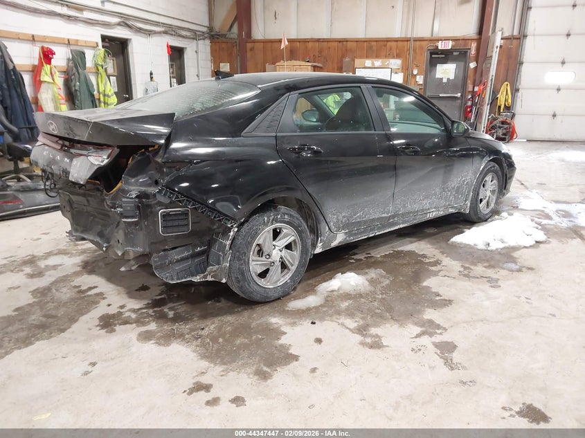 2025 Hyundai Elantra Se