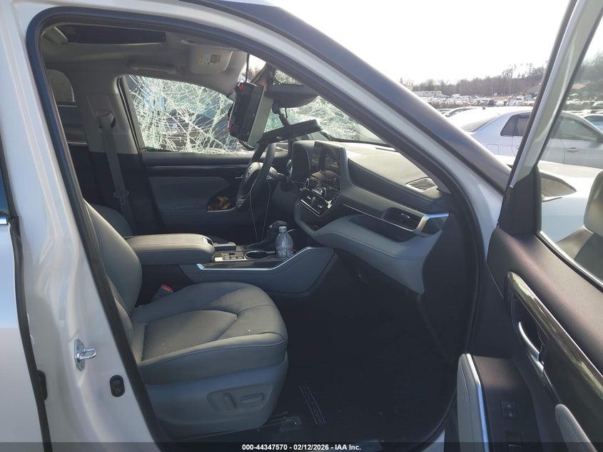 2026 Toyota Highlander Hybrid Limited