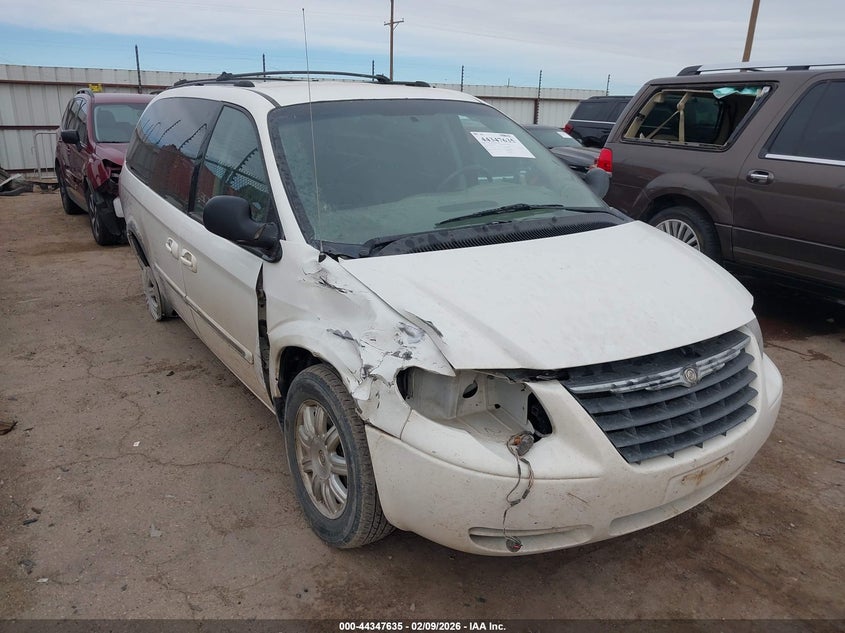 2005 Chrysler Town & Country Touring