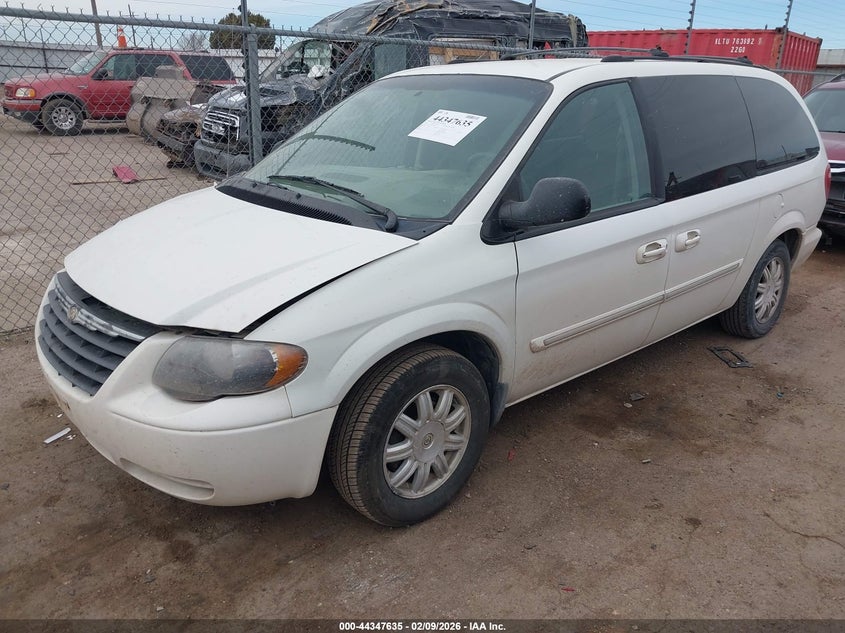 2005 Chrysler Town & Country Touring