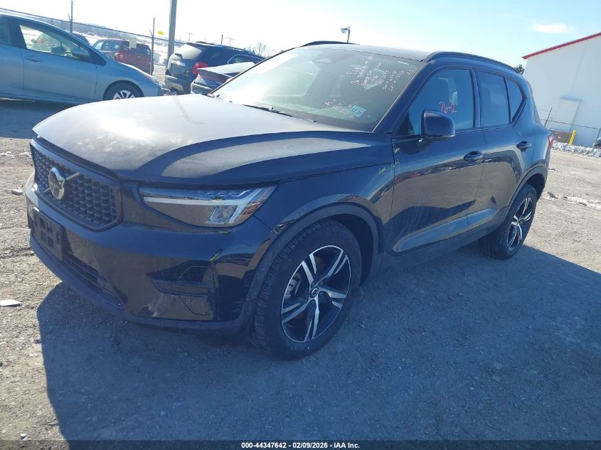 2024 Volvo Xc40 B5 Core Bright Theme/B5 Core Dark Theme