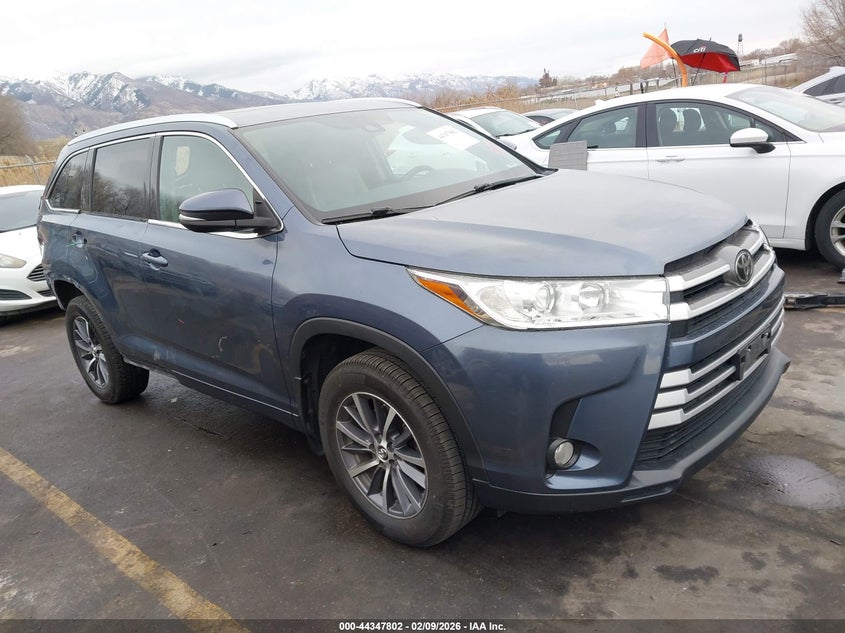TOYOTA HIGHLANDER XLE