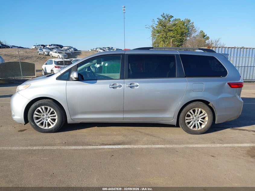 2016 Toyota Sienna Xle 8 Passenger VIN: 5TDYK3DC4GS746672 Lot: 44347839