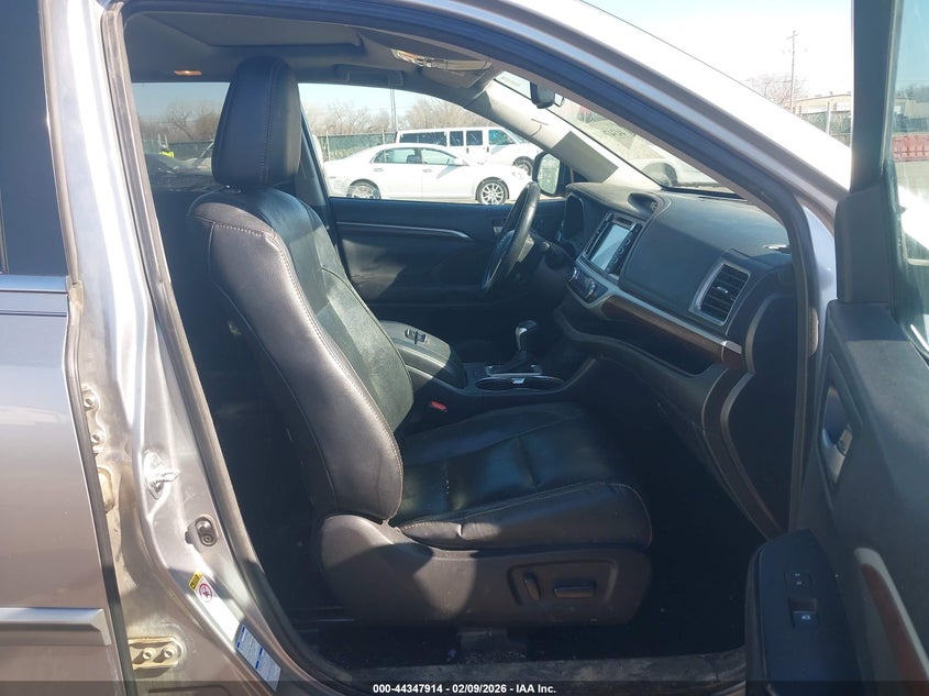 2016 Toyota Highlander Limited V6