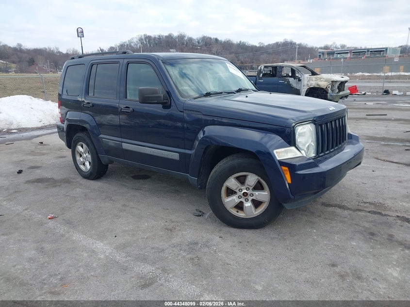 1C4PJMAK7CW150000 JEEP LIBERTY Photo 1