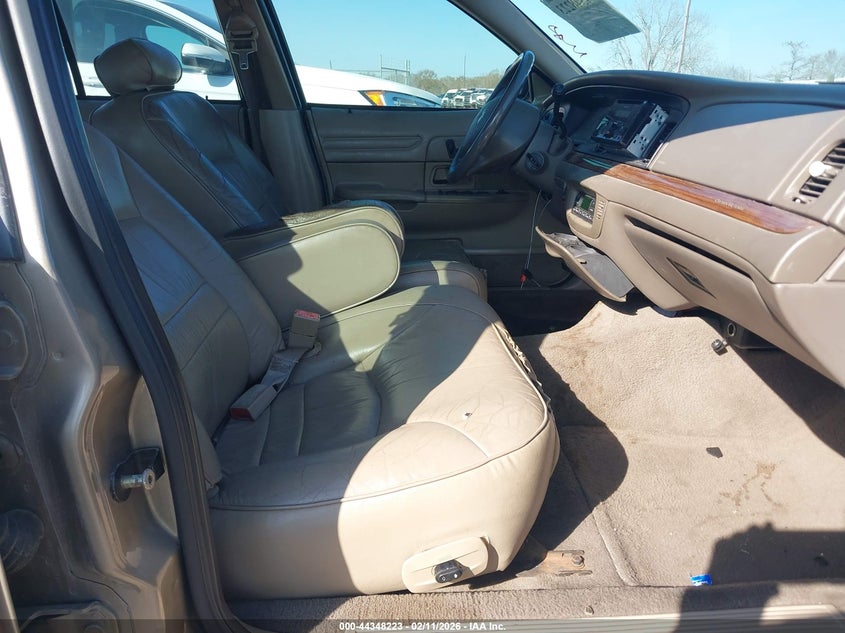 2001 Ford Crown Victoria Lx