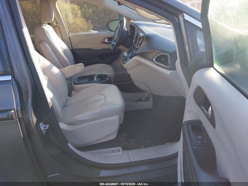 2021 Chrysler Voyager Lxi