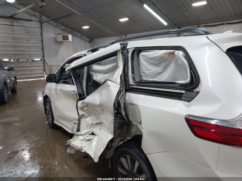 VIN 5TDDZ3DC9JS197343 2018 TOYOTA SIENNA XLE/XLE PREMIUM/LIMITED/LIMITED PREMIUM
