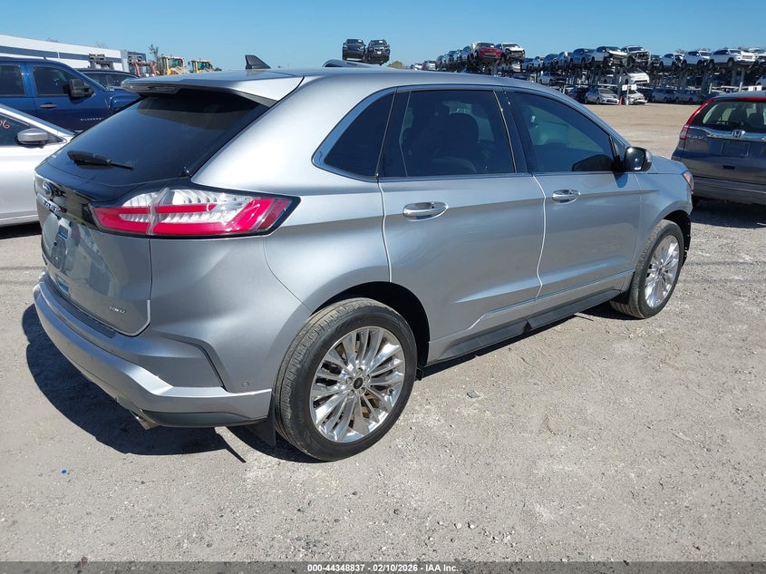 2022 Ford Edge Titanium