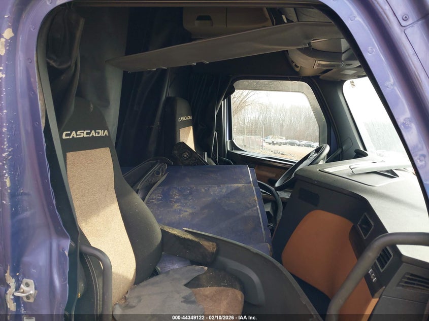 2020 FREIGHTLINER NEW CASCADIA 126