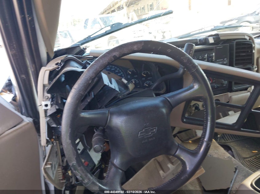 2001 Chevrolet Tahoe Ls VIN: 1GNEC13T41R200196 Lot: 44349150