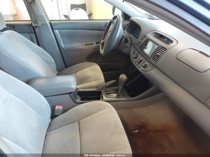 2004 Toyota Camry Le V6