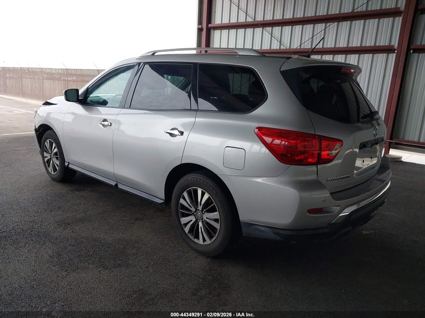 2017 Nissan Pathfinder Sv