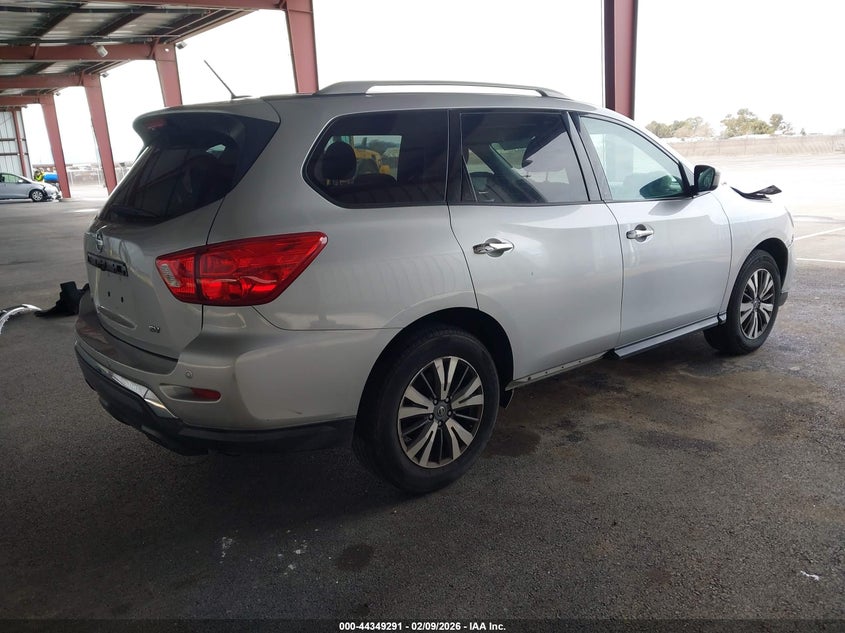 2017 Nissan Pathfinder Sv